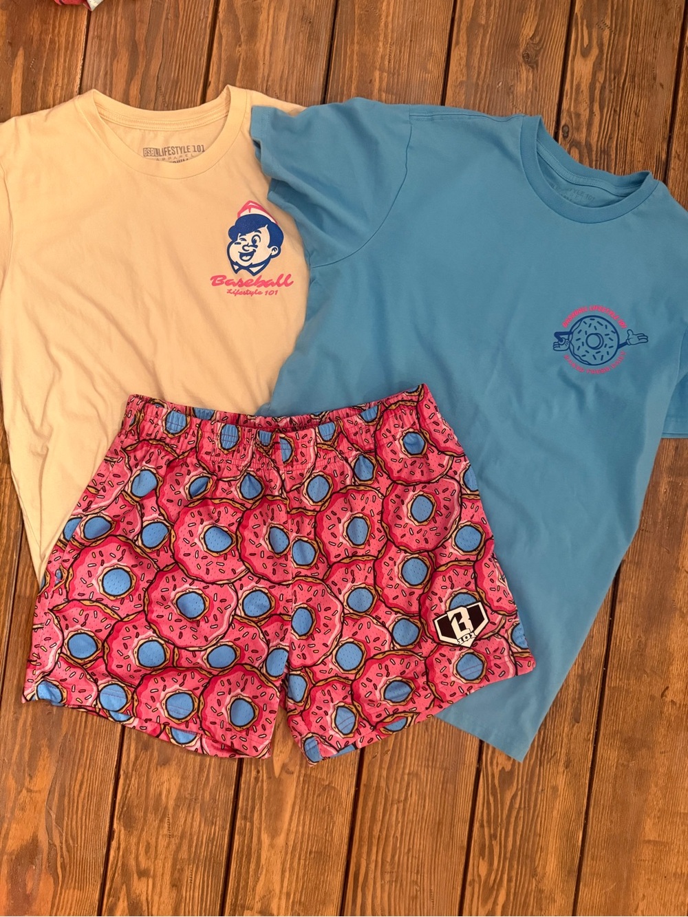 Baseball Lifestyle 101 Donuts & Dingers Graphic Tee and Short Set Mens Small